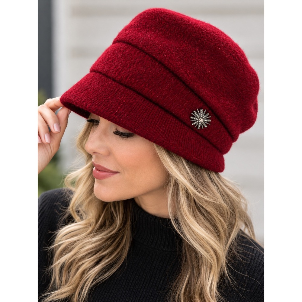 Red Metallic Knit Newsboy Hat Fleece Lined Rhinestone Starburst Brooch RN 87077